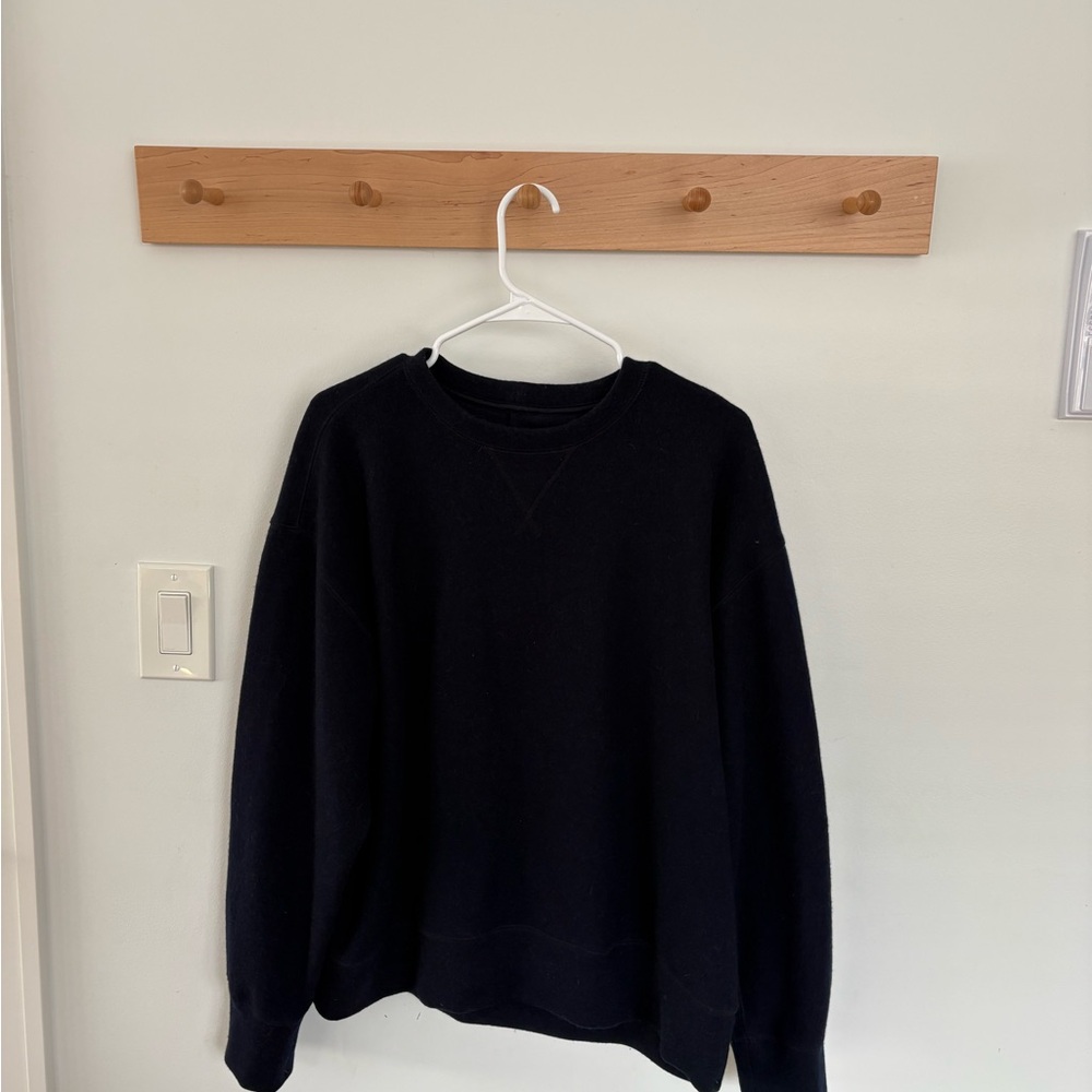 Banana Republic Men's Navy Wool Crewneck Sweater